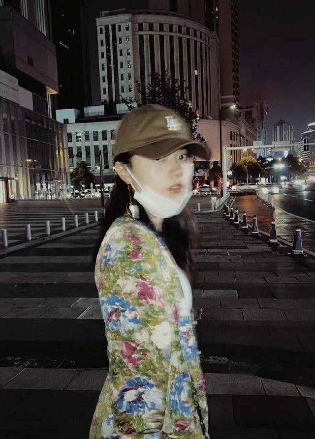 赵今麦真丝碎花外套