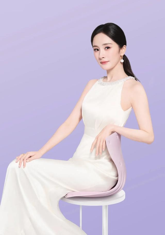 杨幂时尚造型2