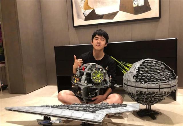 刘昊然工作照
