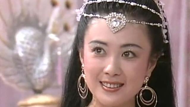 傅艺伟